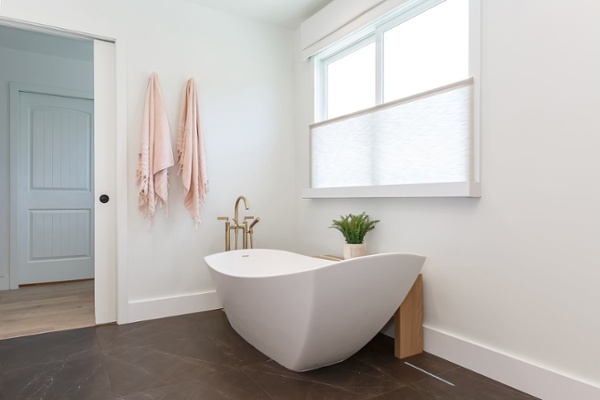 Hastings-Tile-Bath-60-inch-Chelsea-Tub-PHOTO-BY-HILLARY-CAMPBELL-2-1